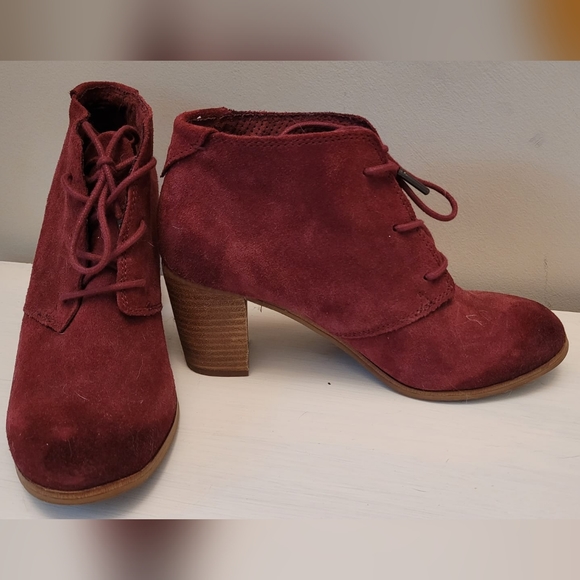 Toms Red Suede Booties - Picture 1 of 4
